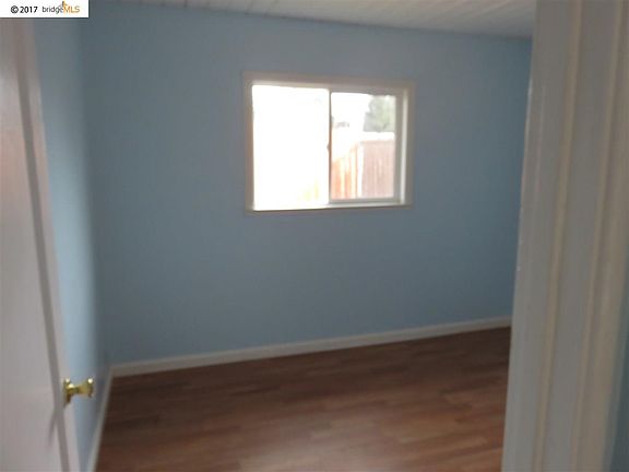 4th image of 716 Harrison Dr
