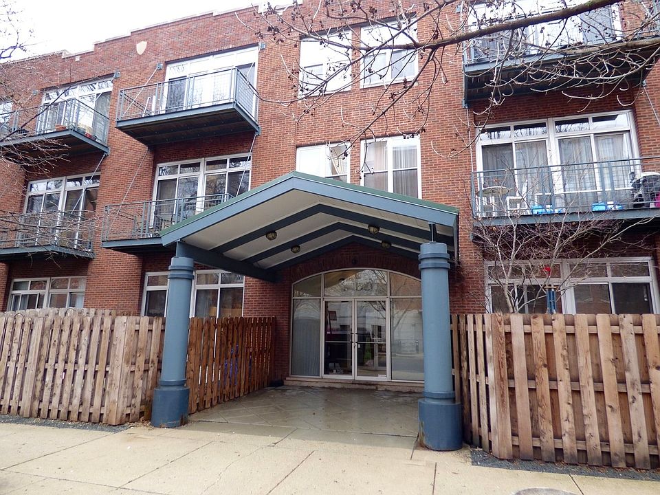 1st image of 2333 W Saint Paul Ave APT 311