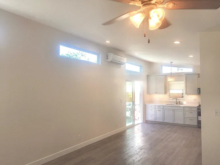 26010 Regent Ave — Photo 17