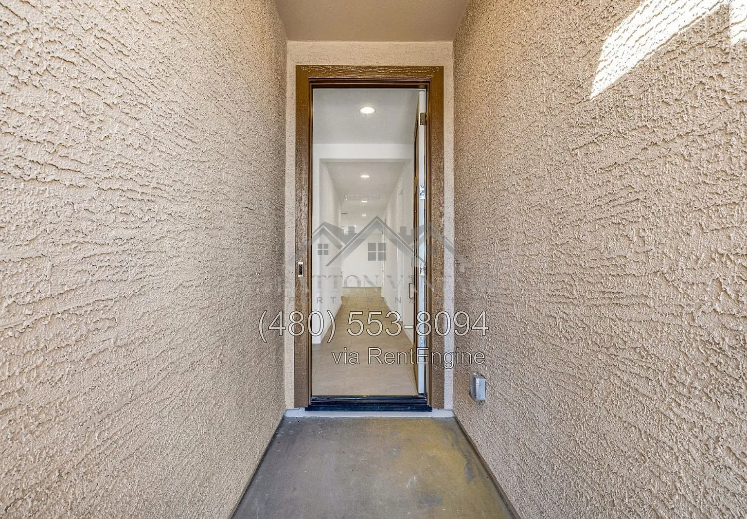 4 bed, 3.0 bath, 2105 sqft, $2,200 — Photo 3