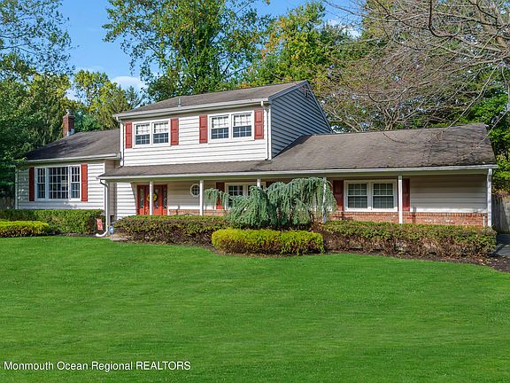 2nd image of 33 Twin Brooks Avenue