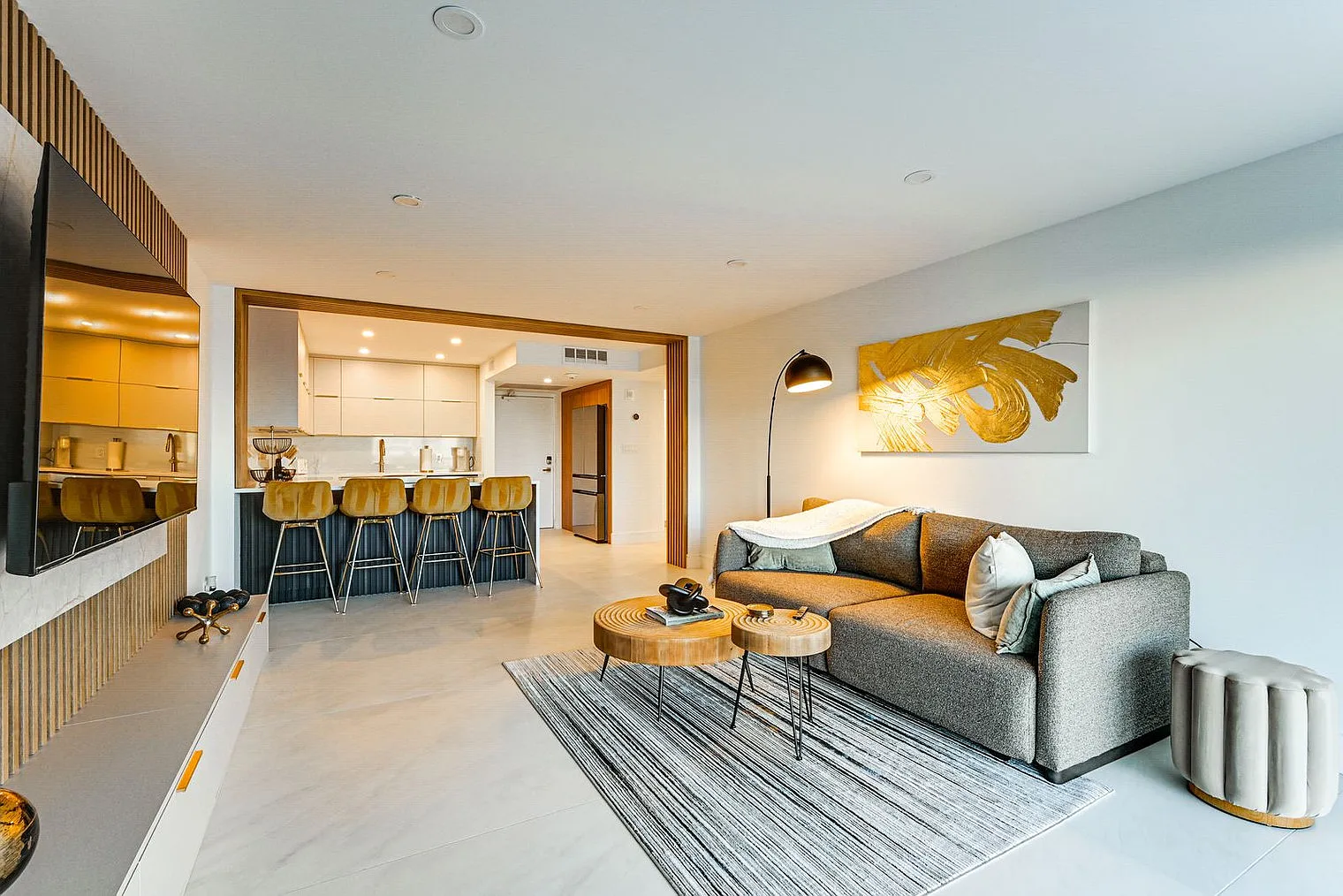 1 bed, 1.0 bath, 1097 sqft, $2,967 — Photo 3