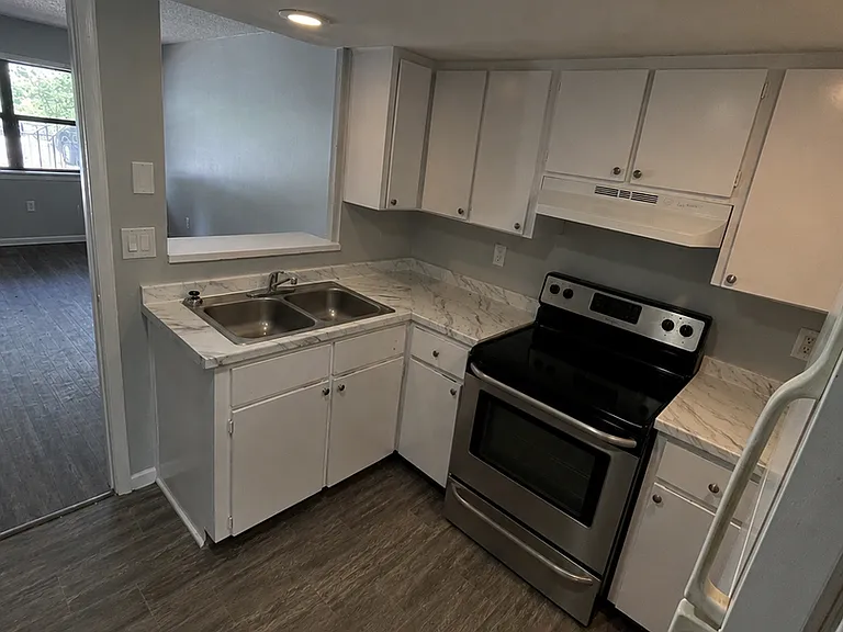 525 Morgan Ave #2 — Photo 2