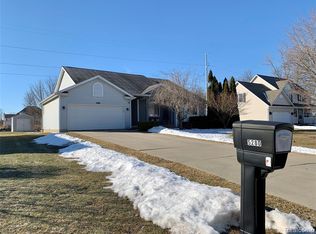 5280 Willow Grove Dr, Grand Blanc, MI 48439