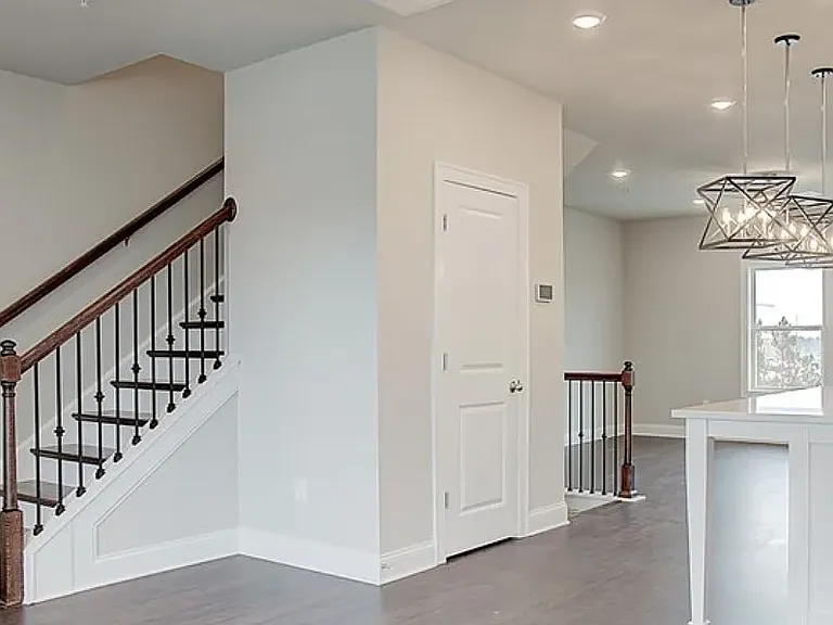 6 Nickel Dr — Photo 3