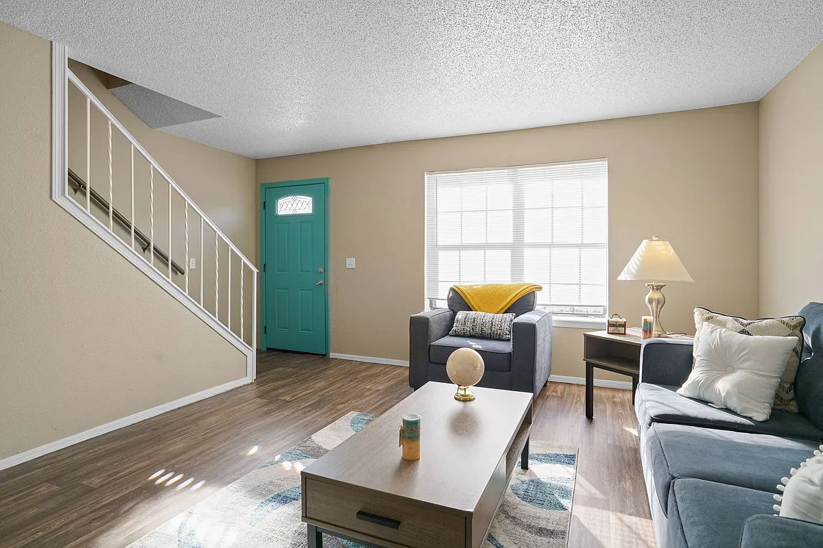 Building Photo - Diamond Crest Townhomes