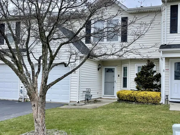 35 Mariners Cove, Freehold, NJ 07728