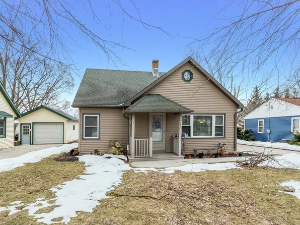 2210 Van Buren ST, New Holstein, WI 53061