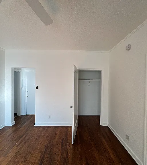 250 S Kenmore Ave #207 — Photo 5