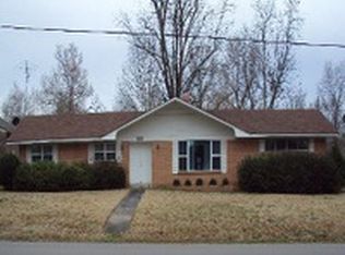 609 W 10th St, Stuttgart, AR 72160