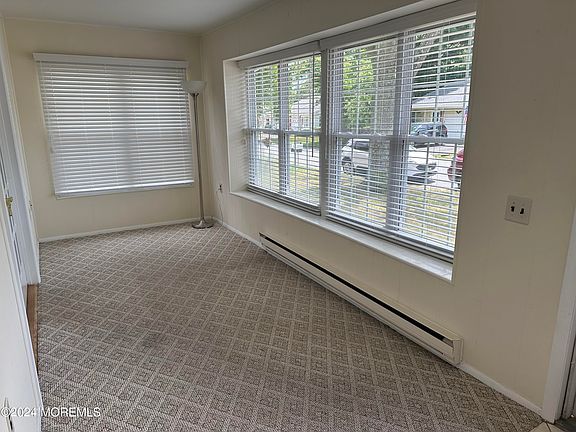 5th image of 31B Yorktowne Parkway