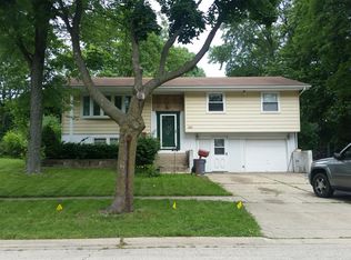 1410 Princeton Ln, Schaumburg, IL 60193