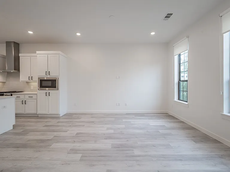 4808 San Jacinto St #203 — Photo 8