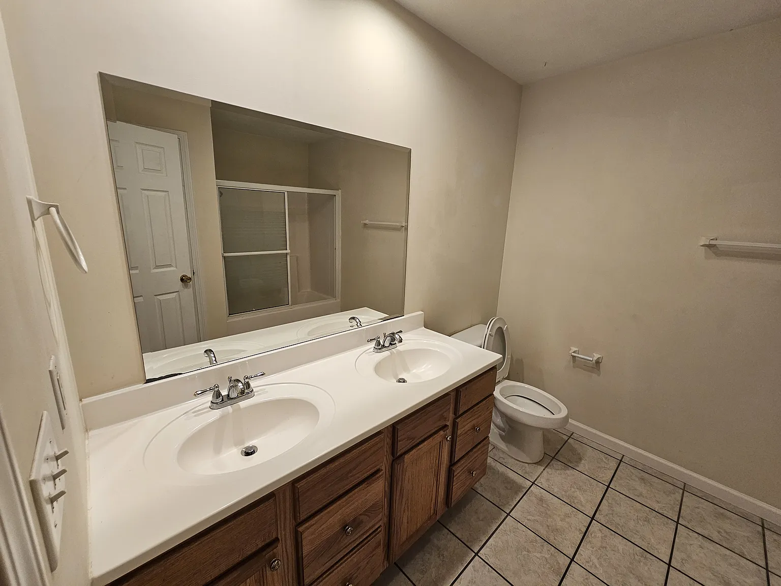 2 bed, 1.5 bath, 1320 sqft, $850 — Photo 3