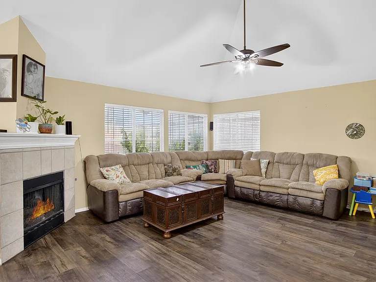 10115 Andre Dr — Photo 10