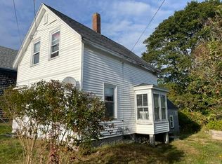 11 Cottage St, Vinalhaven, ME 04863