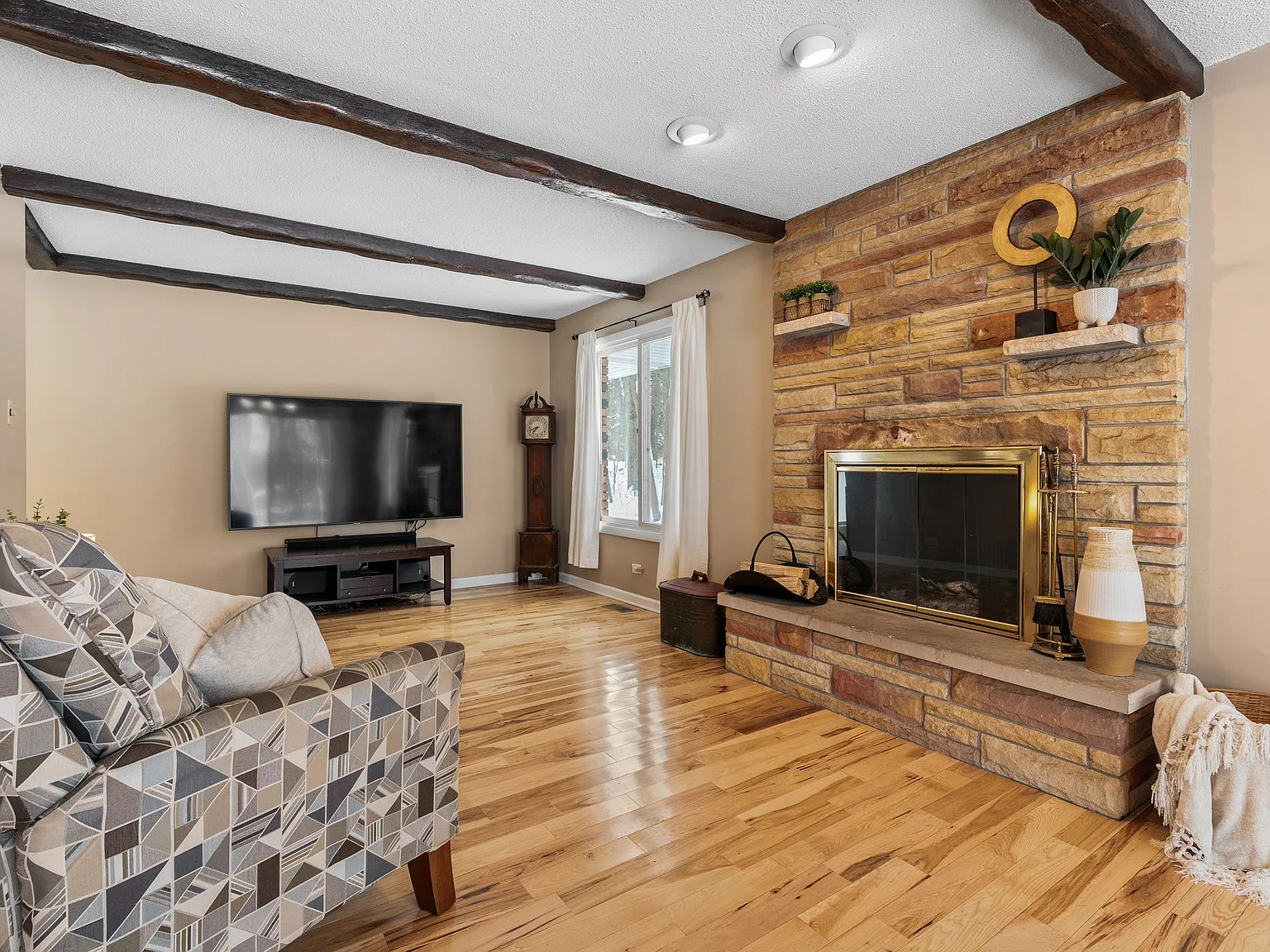 3 bed, 1248 sqft, $2,200 — Photo 3