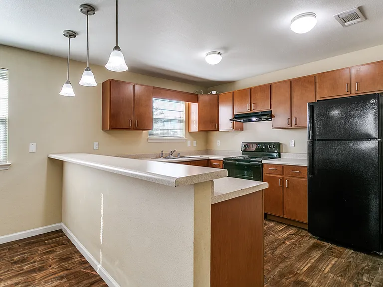 Oak Manor Villas — Photo 4