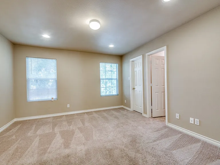 7826 Kingsbury Way — Photo 18