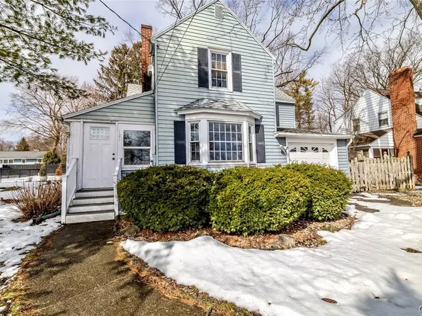 121 Butternut Dr, Syracuse, NY 13214