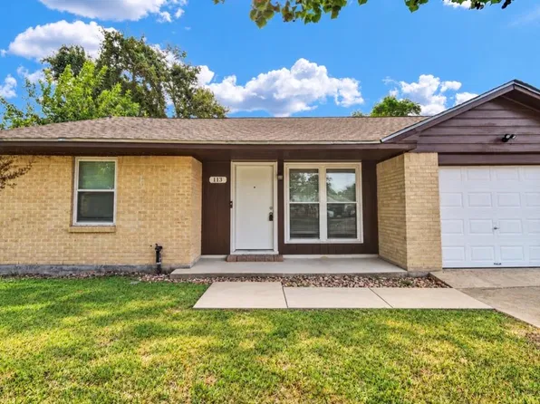 113 S Yaupon St, Lake Jackson, TX 77566
