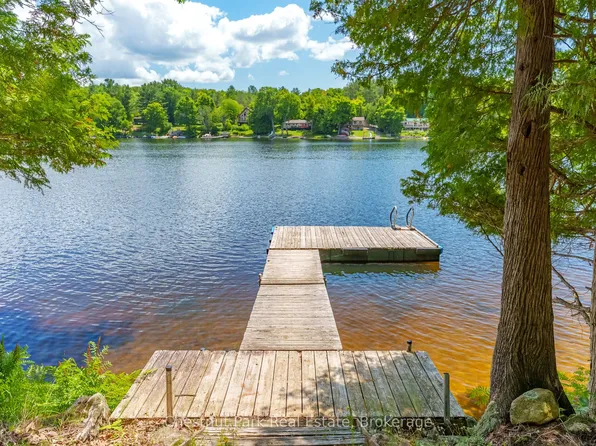 10 Deewood Dr #1054, Muskoka Lakes, ON P0B 1M0