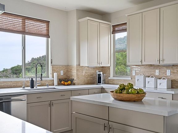 3rd image of 11 Edgehill Way