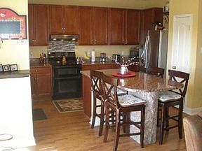 5th image of 102 E Wildflower Blvd