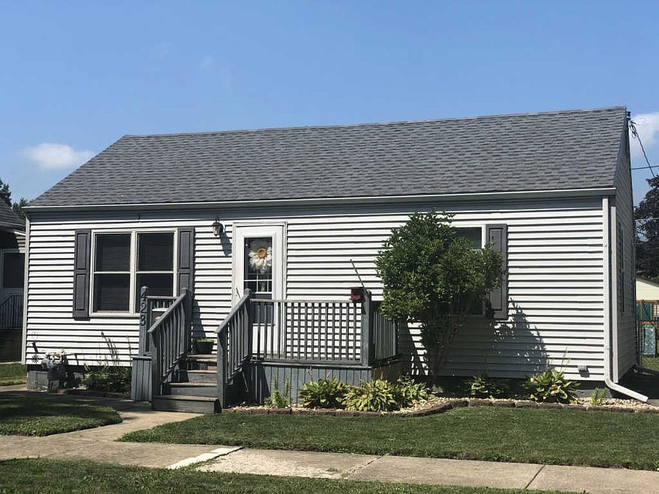 1st image of 423 S Prairie Ave