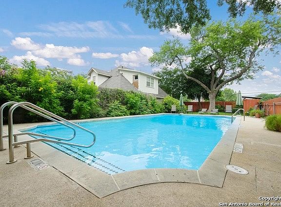 3rd image of 2420 McCullough Ave APT 116