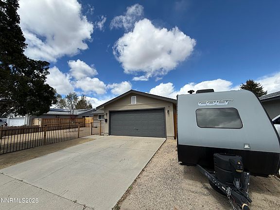 2nd image of 210 W Applegate Way