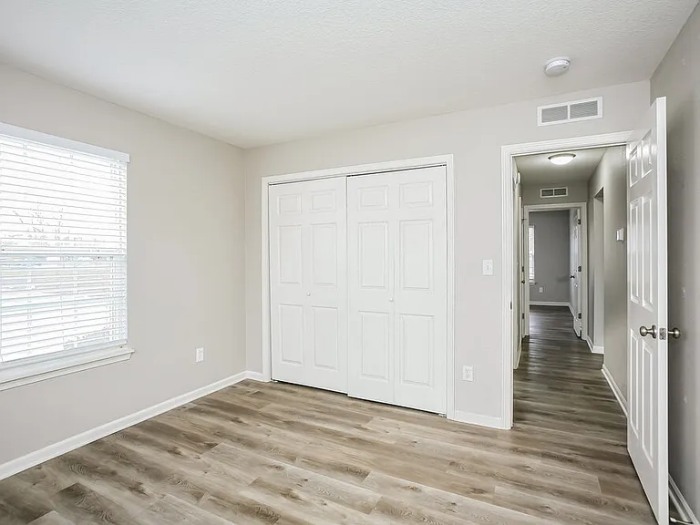 221 Pennwood Ln — Photo 13