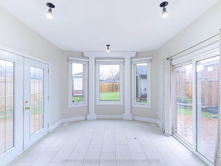 4 Compton Ct — Photo 16