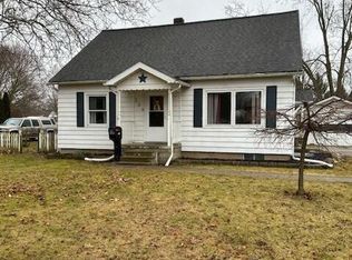 208 Fayette St, Jonesville, MI 49250