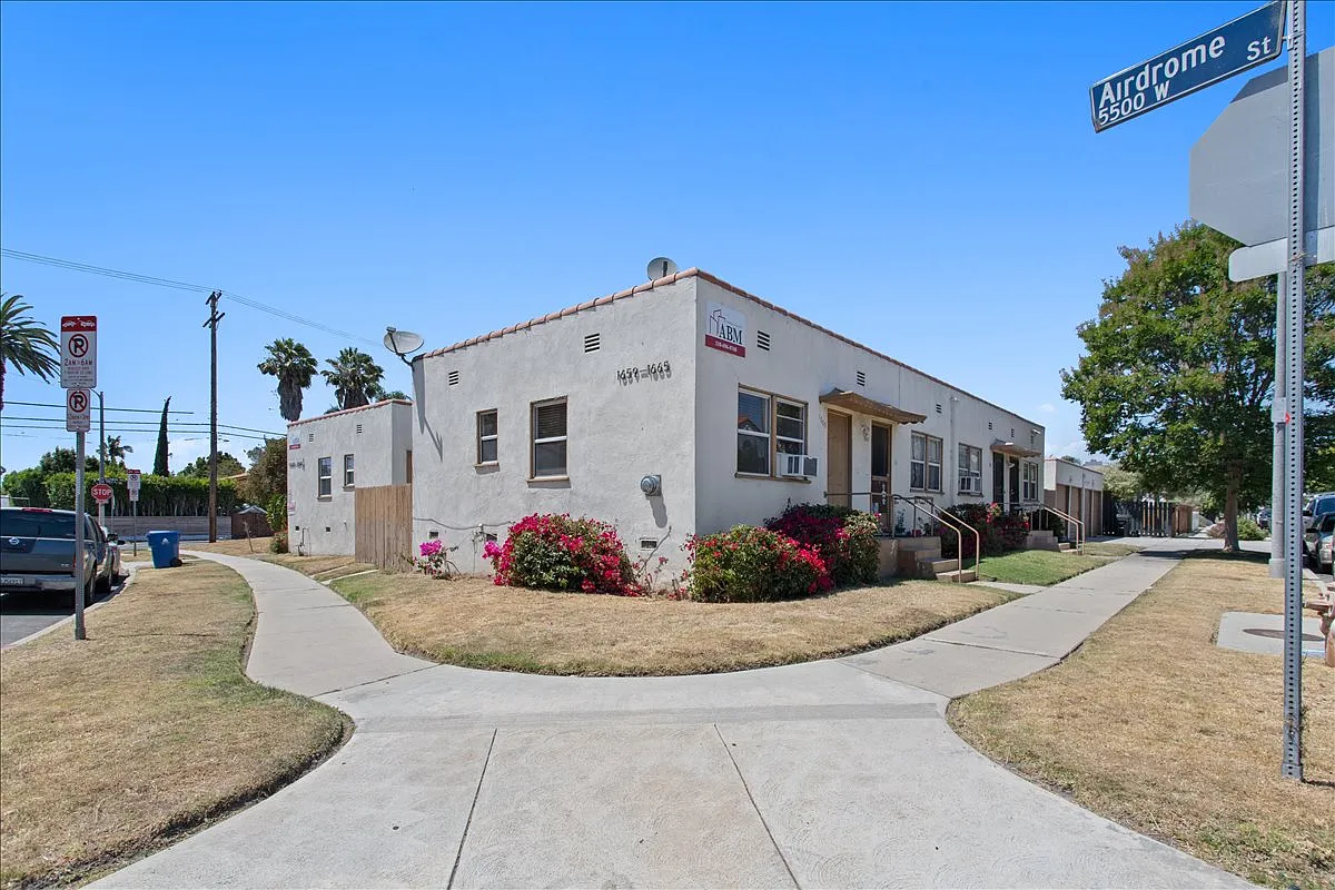Building Photo - 1659 S Curson Ave #1665