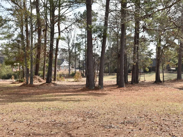 842 Bentwood Cir, Manning, SC 29102