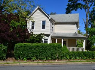 21 Prospect St, Midland Park, NJ 07432