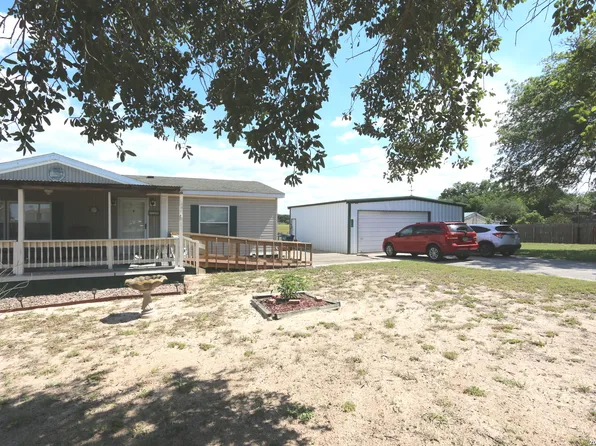 133 Oak View, La Vernia, TX 78121