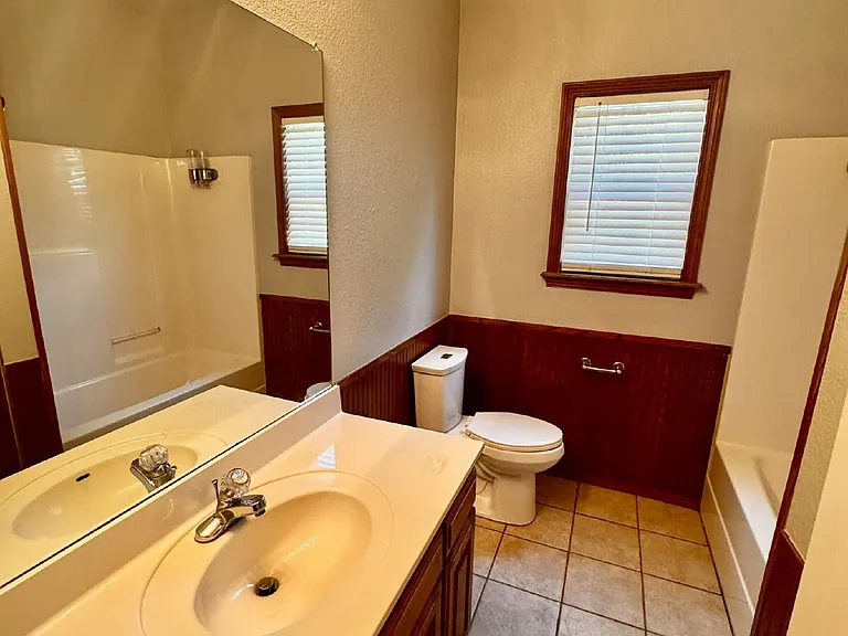 3802 Maple Rd — Photo 17