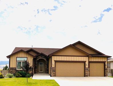 1211 Prairie River Dr, Mills, WY, 82604