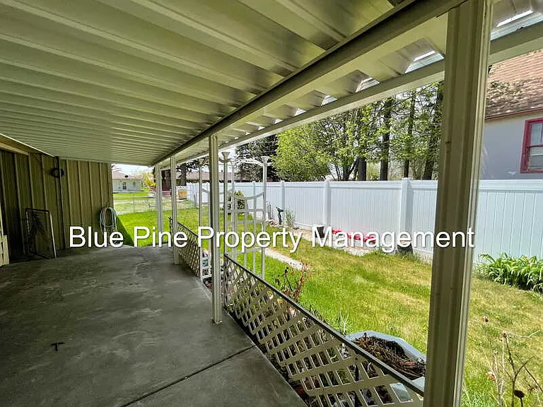 907 J St — Photo 11