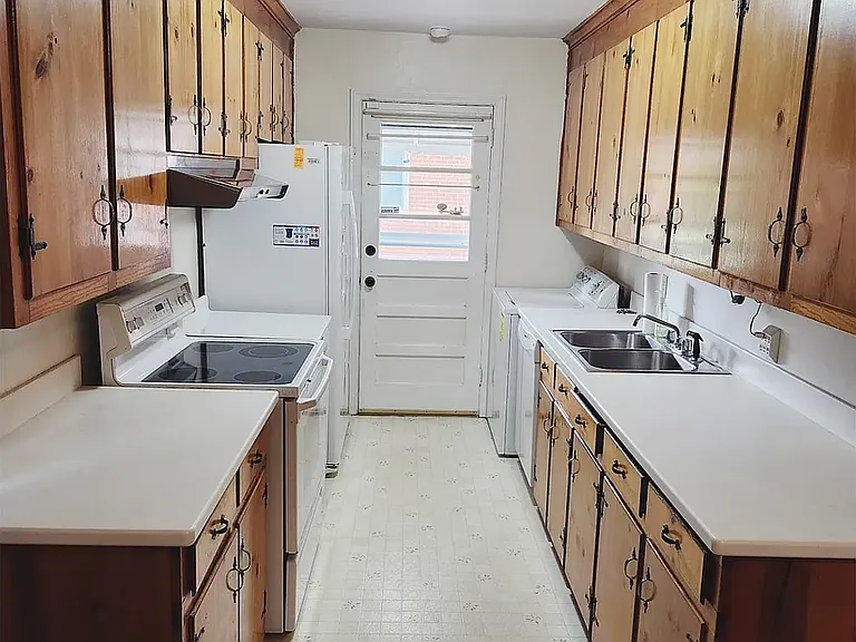 1508 Aralia Dr — Photo 4