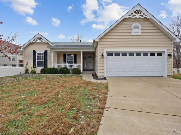 5 Hotel Ct, Imperial, MO 63052