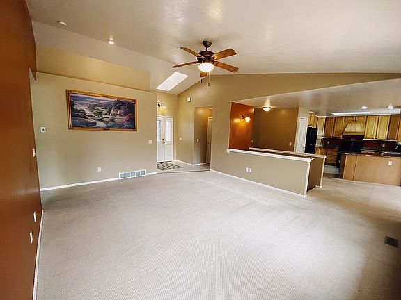 4th image of 214 Camellia Cir