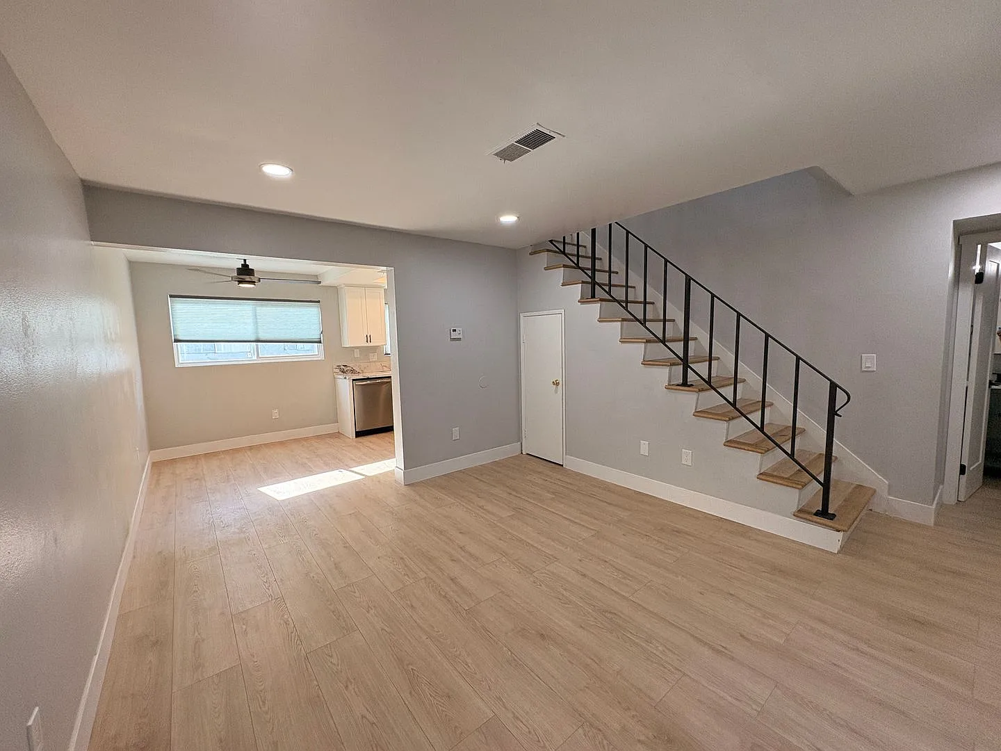 RV T 1708 — Photo 4