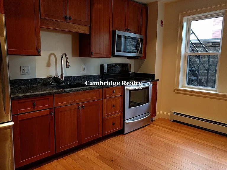 6 Bedford St #1F — Photo 2