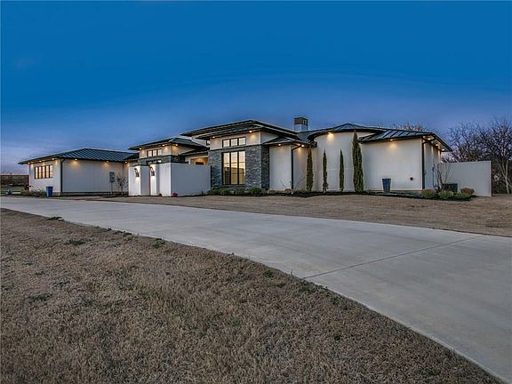 2nd image of 7951 Bella Flora Dr