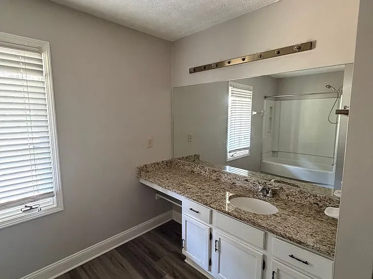 2107 Fairway Ct SE — Photo 25