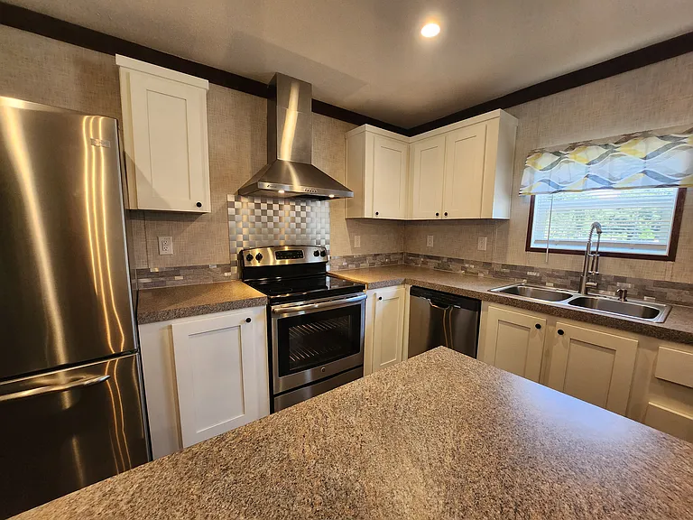 30408 Eastport Dr — Photo 11