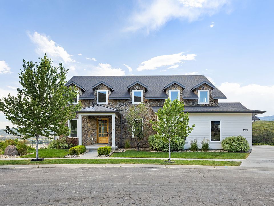 1st image of 4931 N Hillwood